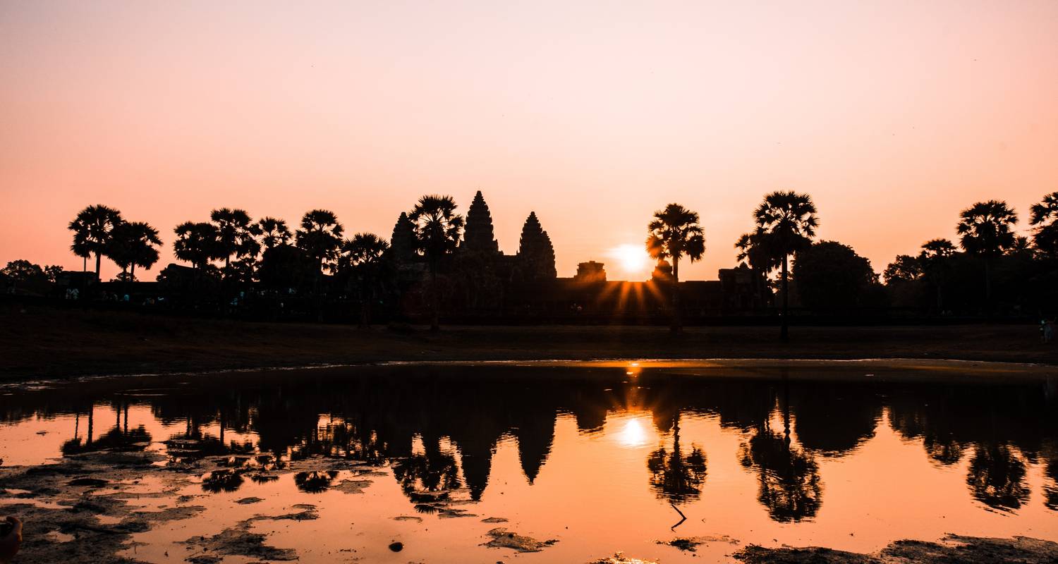 An adventure touring the most emblematic places in Viet Nam Indochina Explorer: Vietnam, Cambodia And Laos 15-Day