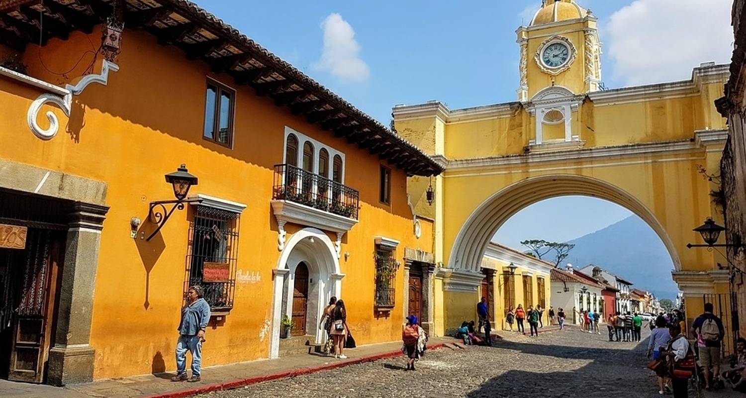 Central American Explorer (16 Destinations)