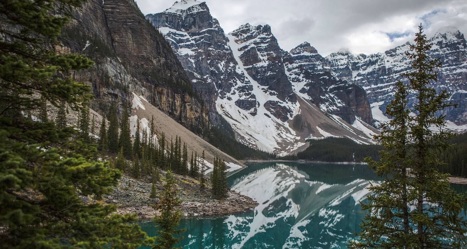 An adventure touring the most emblematic places in Canada Active Canadian Rockies Adventure