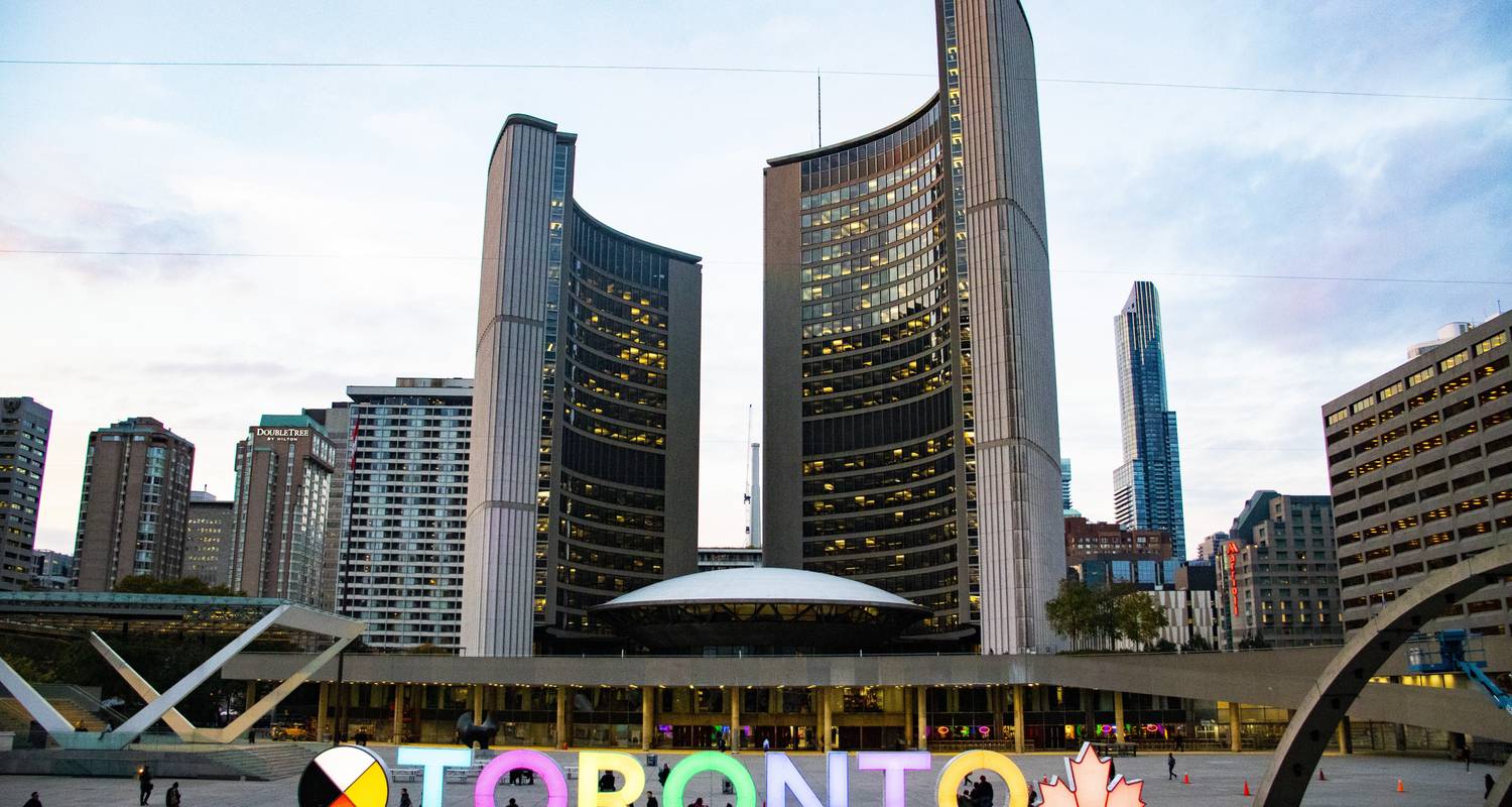 Essence Of Eastern Canada (End Toronto, 8 Days)