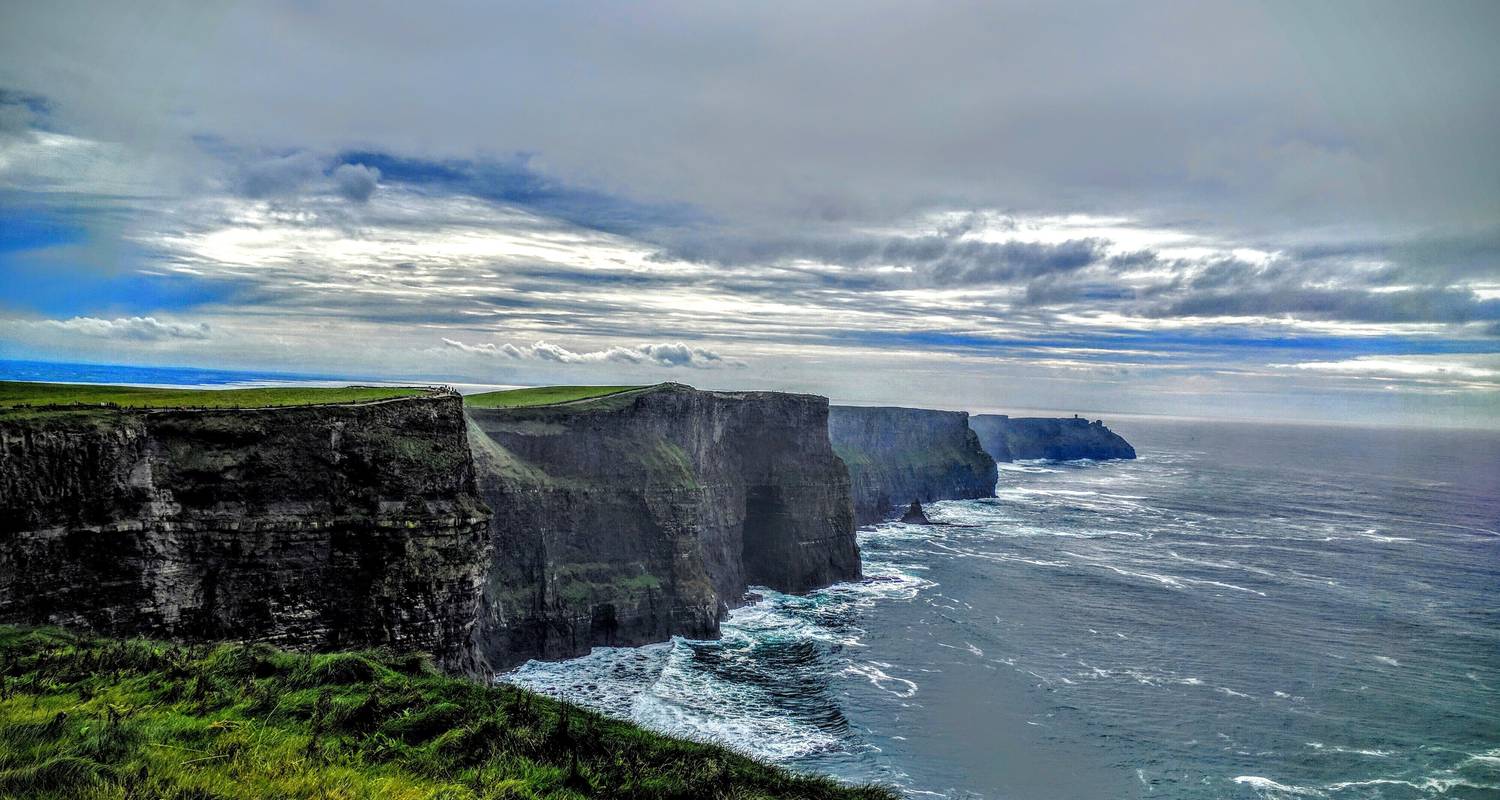 An adventure touring the most emblematic places in Ireland Shamrock Royal