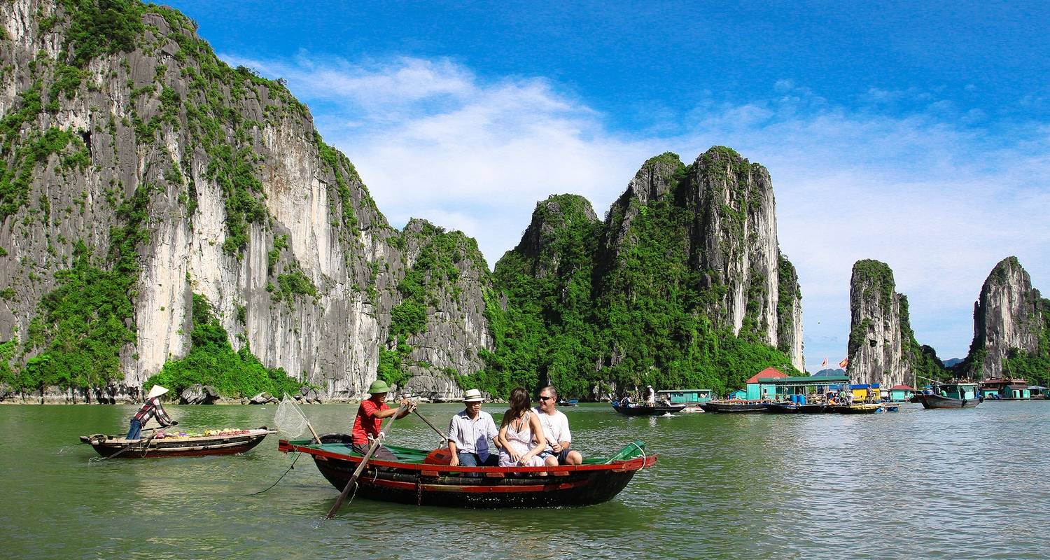 An adventure touring the most emblematic places in Viet Nam Mountains To Beaches: A Historical Adventure 18-Day