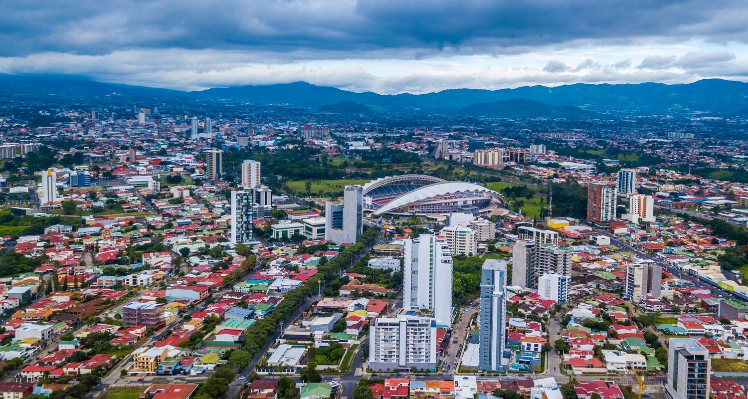 Epic Costa Rica: Craters, Rainforests & Hanging-10