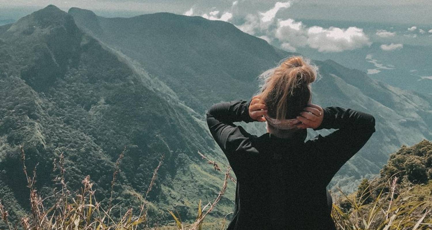 An adventure touring the most emblematic places in Sri Lanka Best Of Trekking (Private Tour)