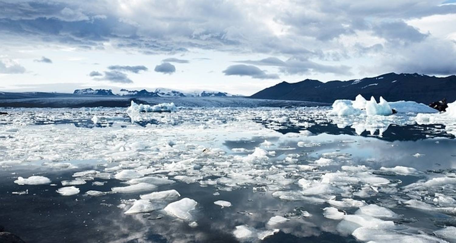 An adventure touring the most emblematic places in Iceland 8 Day - Ultimate Iceland Highlight Hitter