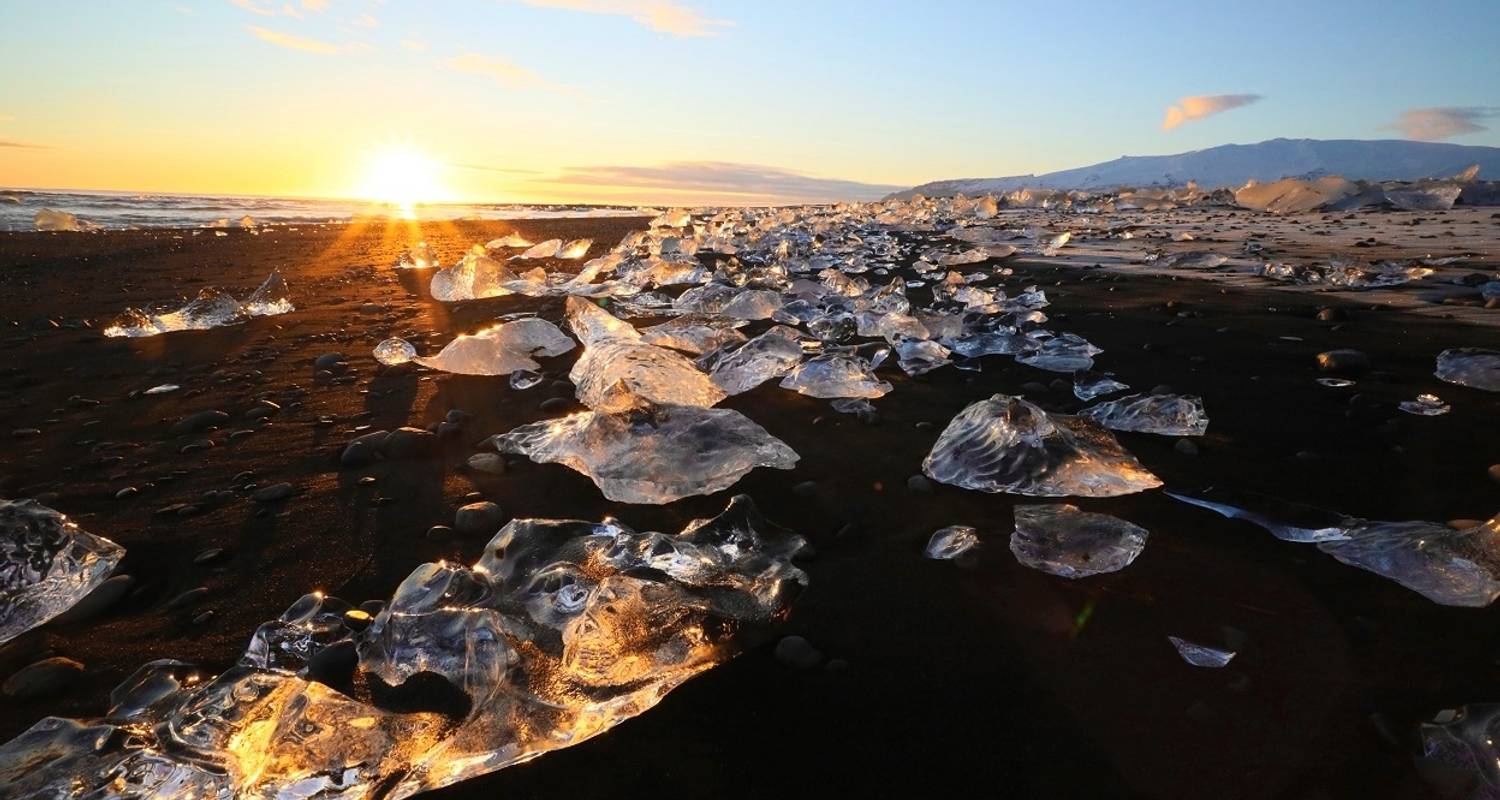 An adventure touring the most emblematic places in Iceland 9 Days Self-Drive | Ring Road & Golden Circle Complete Icela