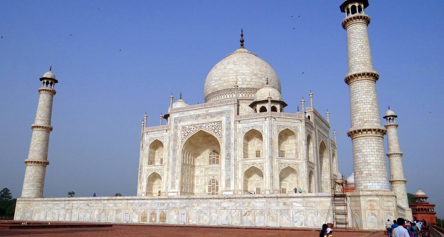 An adventure touring the most emblematic places in India Delhi To Kathmandu Adventure