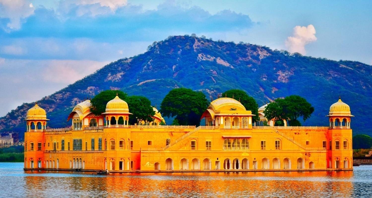 Majestic Golden Triangle Tour With Varanasi Famous Religious