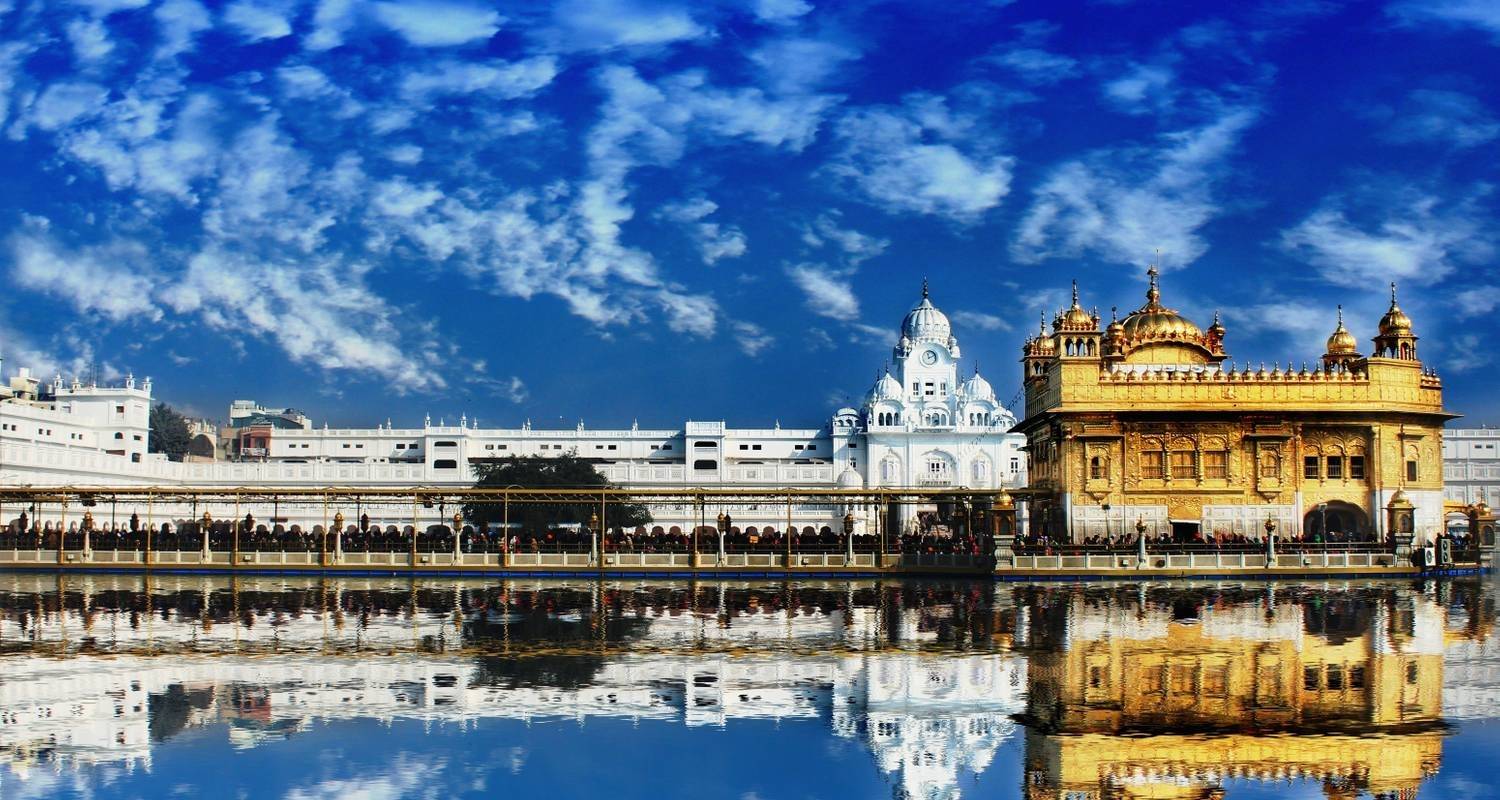 An adventure touring the most emblematic places in India Foothills India Himalayas & Golden Triangle