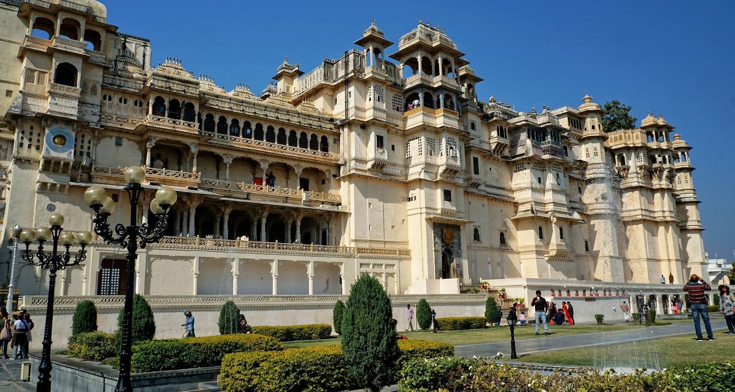 An adventure touring the most emblematic places in India Romantic Rajasthan With Khajuraho Varanasi
