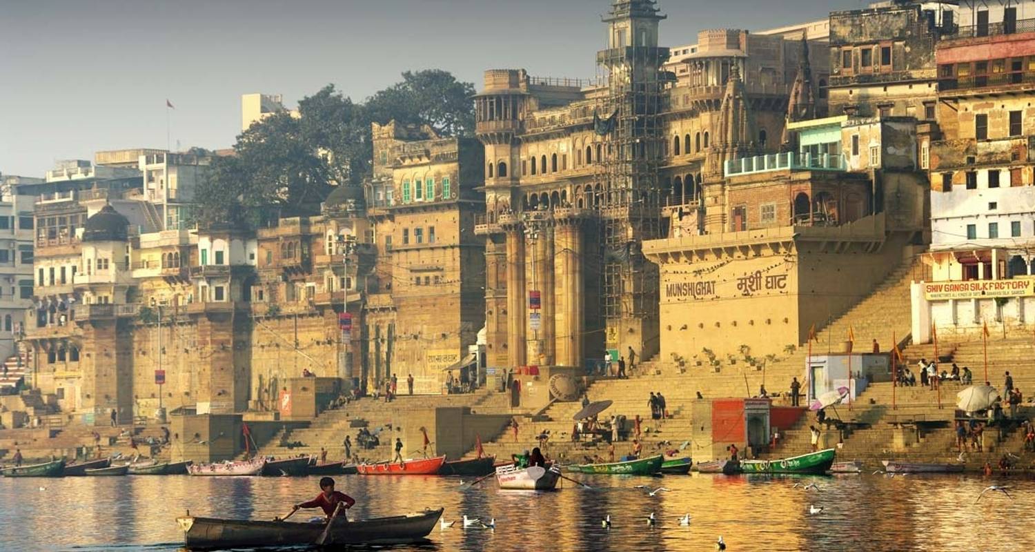 An adventure touring the most emblematic places in India Tour To India And Nepal