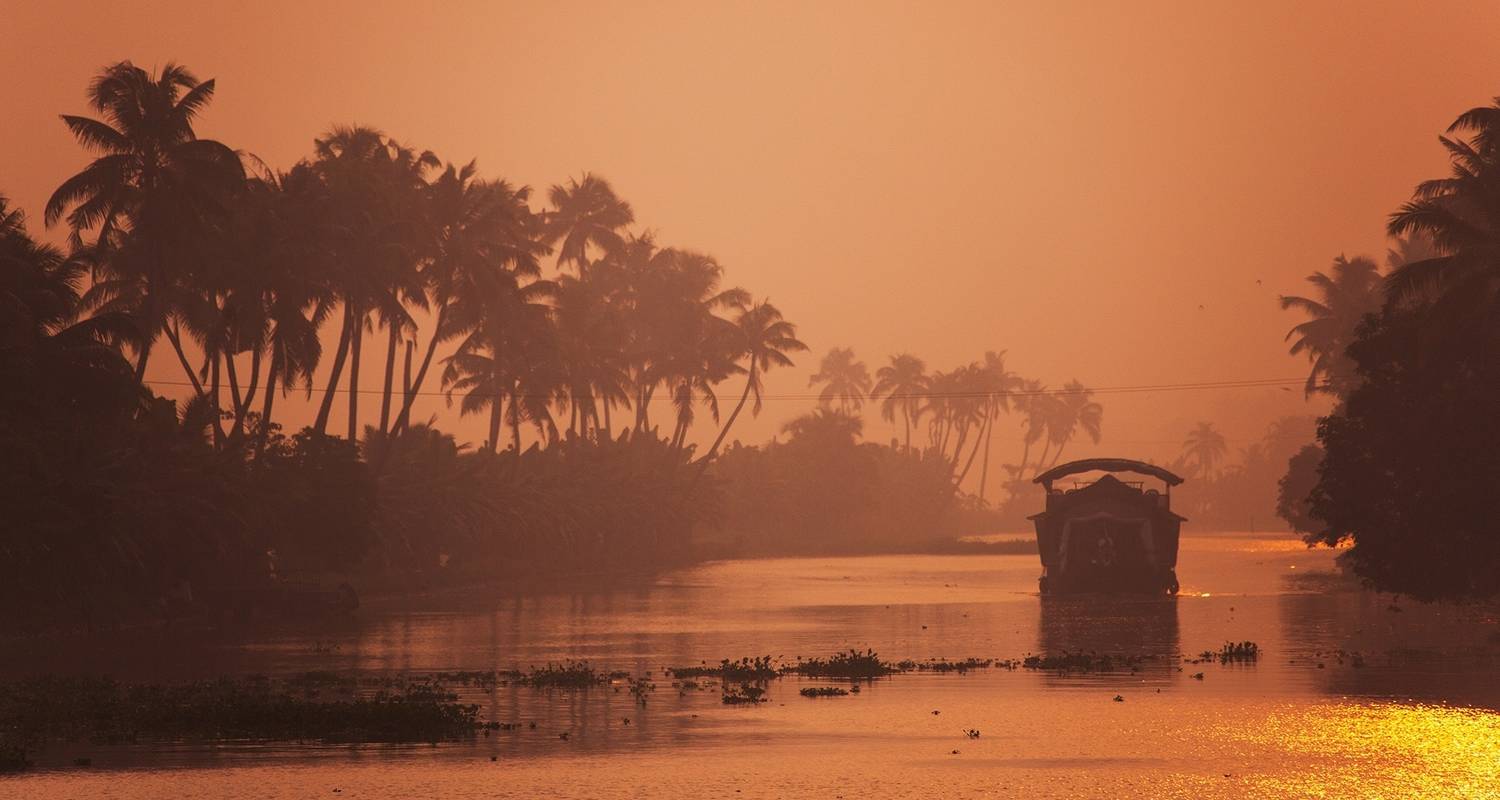 An adventure touring the most emblematic places in India North And South India Tour From Mumbai