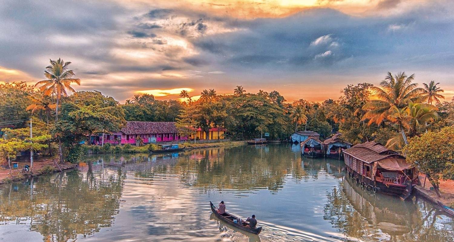 An adventure touring the most emblematic places in India Golden Triangle & Kerala - 8 Days
