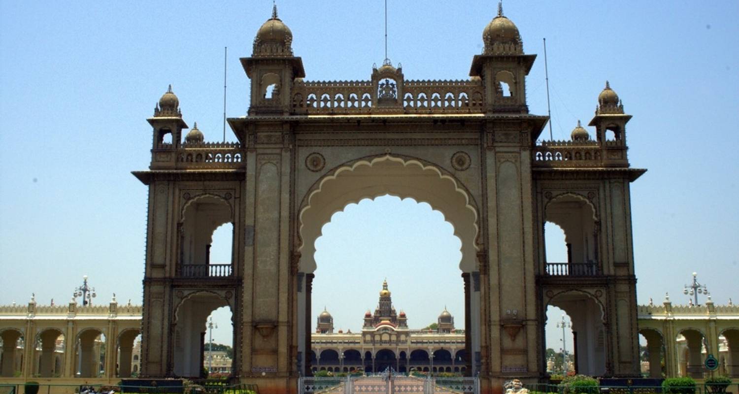 30 Days Trip To South India And North India