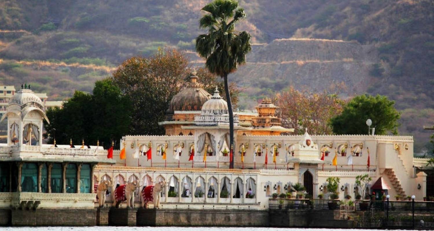 An adventure touring the most emblematic places in India Rajasthan Heritage Trip