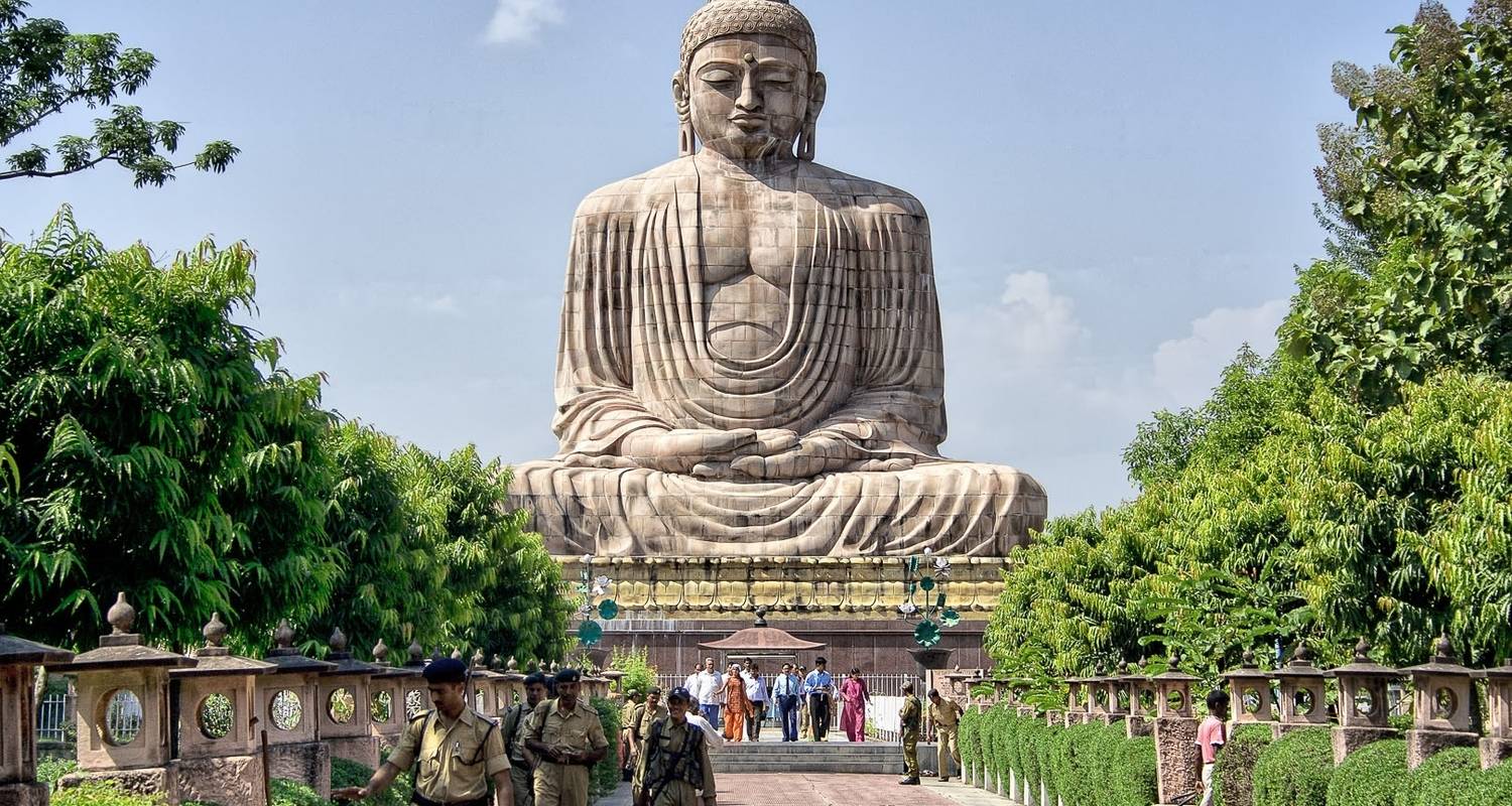 An adventure touring the most emblematic places in India Golden Triangle With Varanasi And Bodhgaya