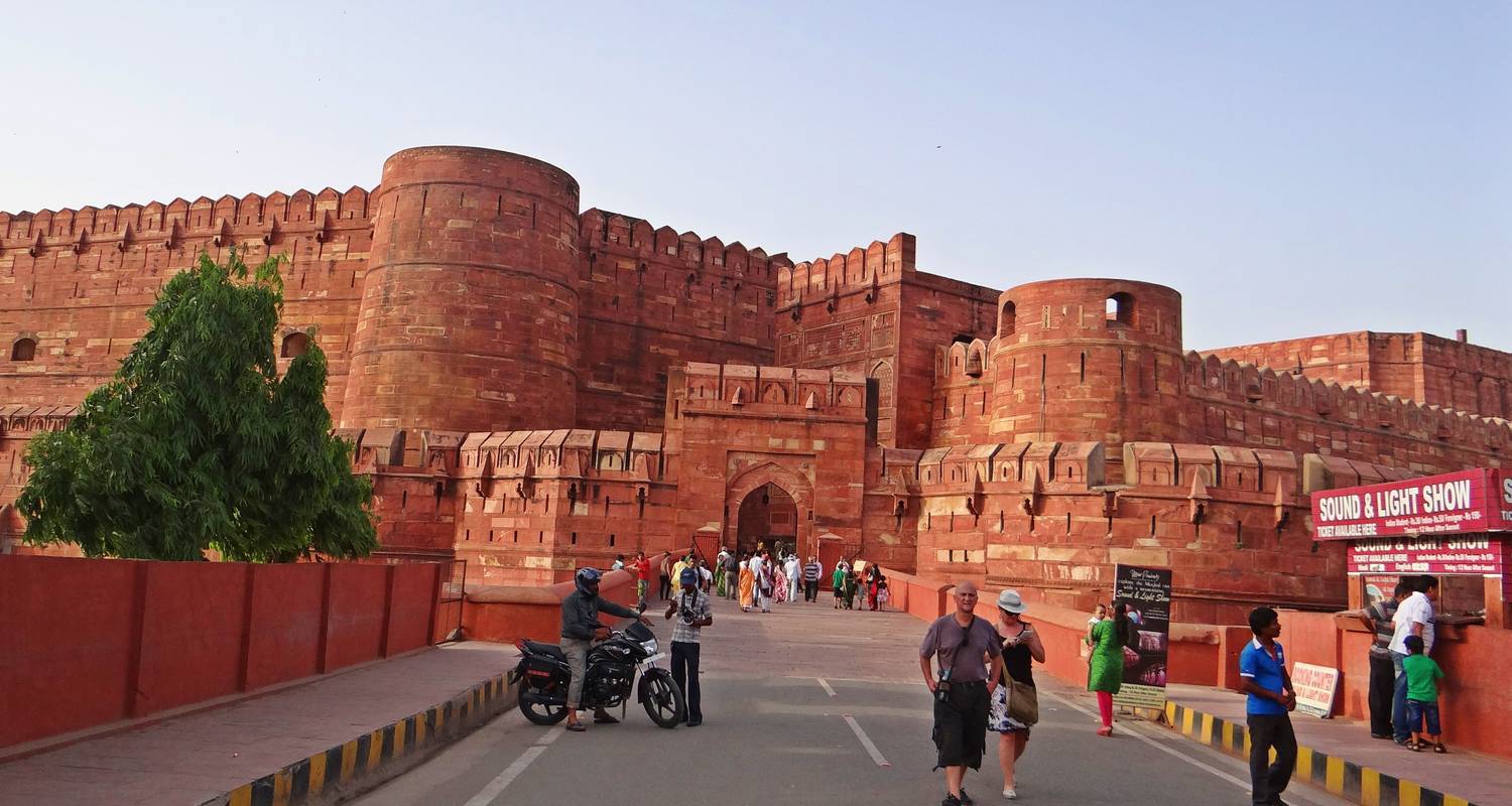 An adventure touring the most emblematic places in Nepal 13-Day Majestic Nepal And India Luxury Tour