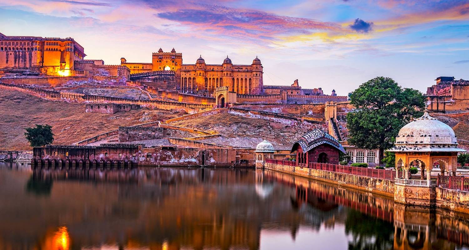 An adventure touring the most emblematic places in India Rajasthan Treasures Tour
