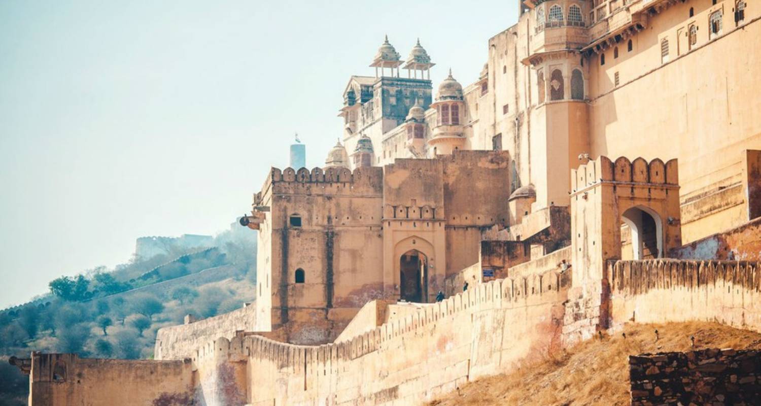 An adventure touring the most emblematic places in India Rajasthan Highlights Tour