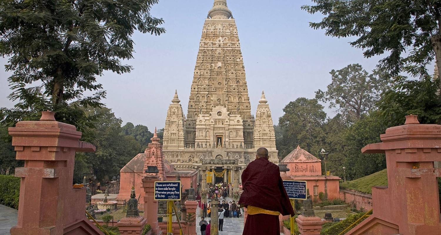 Golden Triangle With Varanasi And Bodhgaya Tour