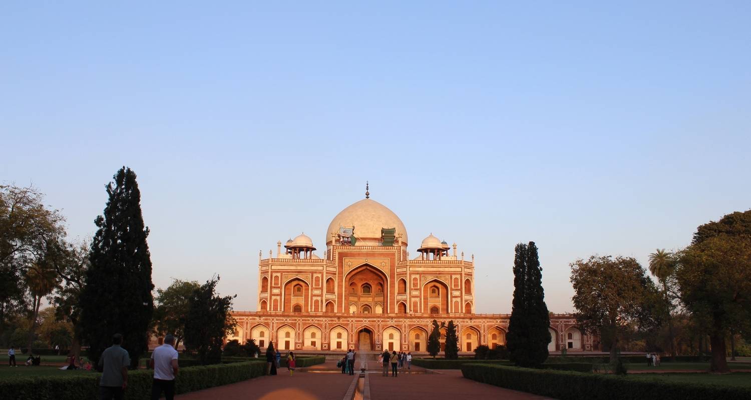 An adventure touring the most emblematic places in India Golden Triangle With Udaipur: A Regal Journey