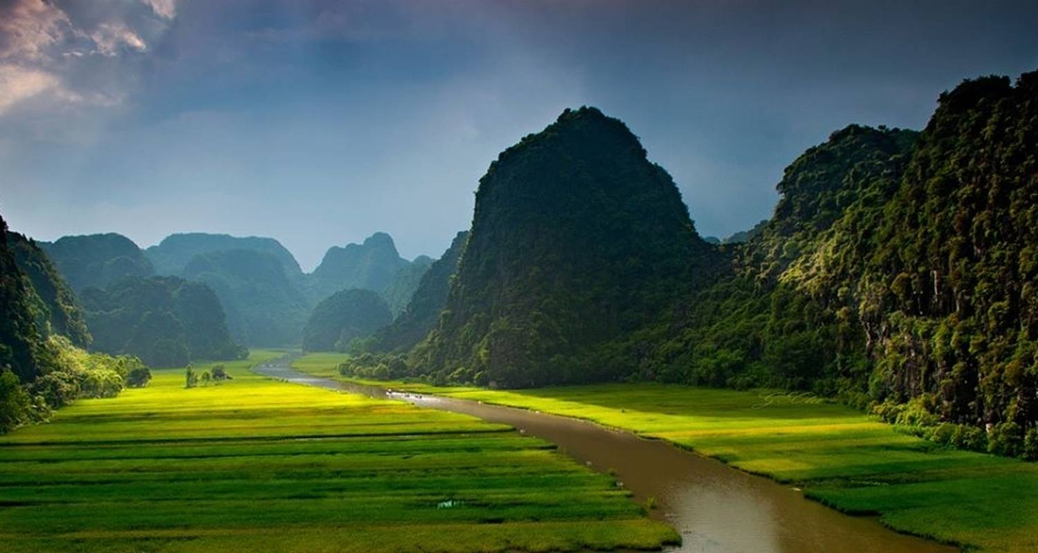 An adventure touring the most emblematic places in Cambodia Treasures Of Cambodia And Vietnam By Mekong 21-Day