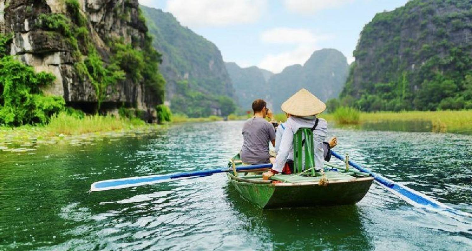 An adventure touring the most emblematic places in Viet Nam Northern Vietnam Package Tour To Hanoi, Sapa And Halong Bay