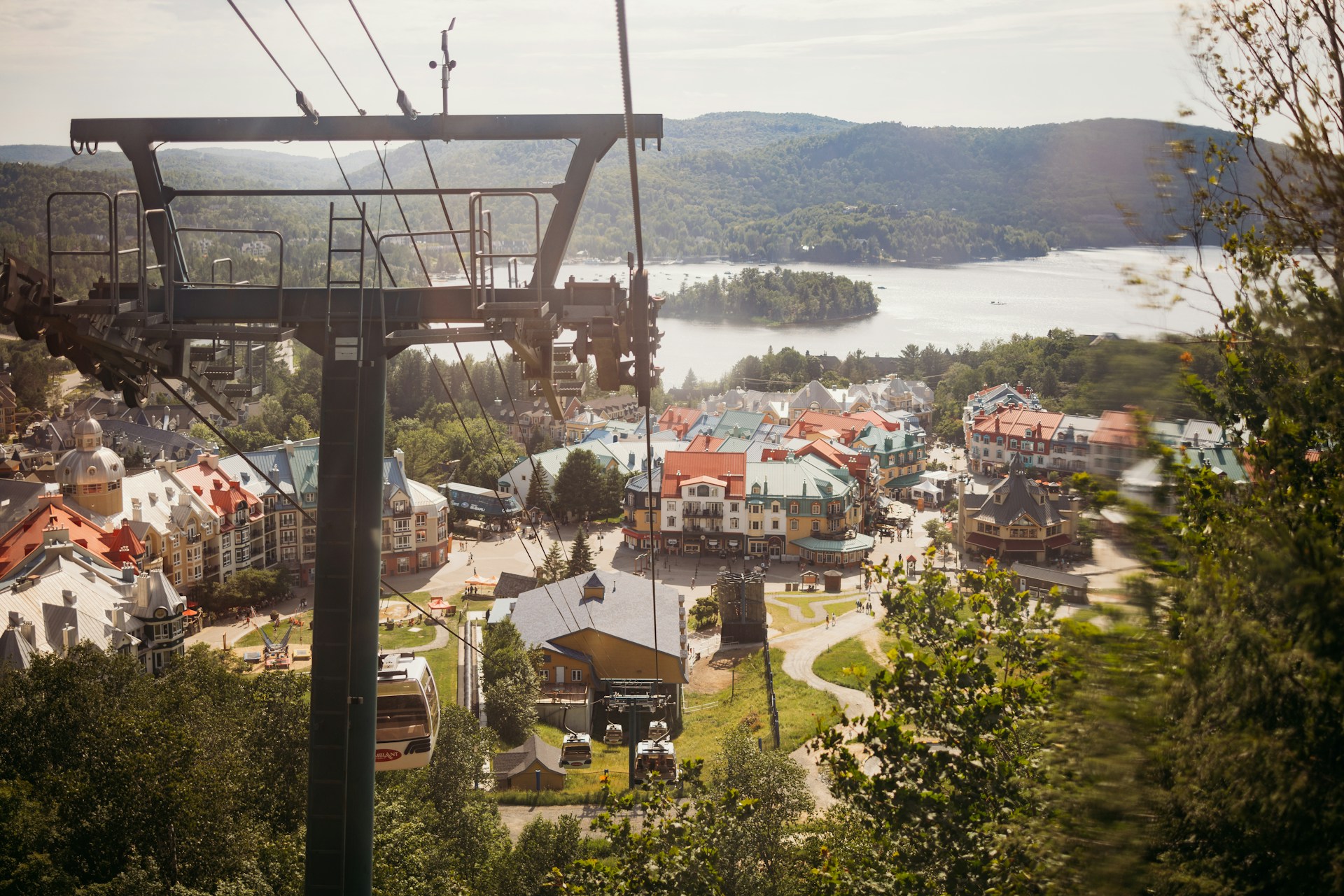 Discover The Laurentian Mountains From Montreal. Photo 3