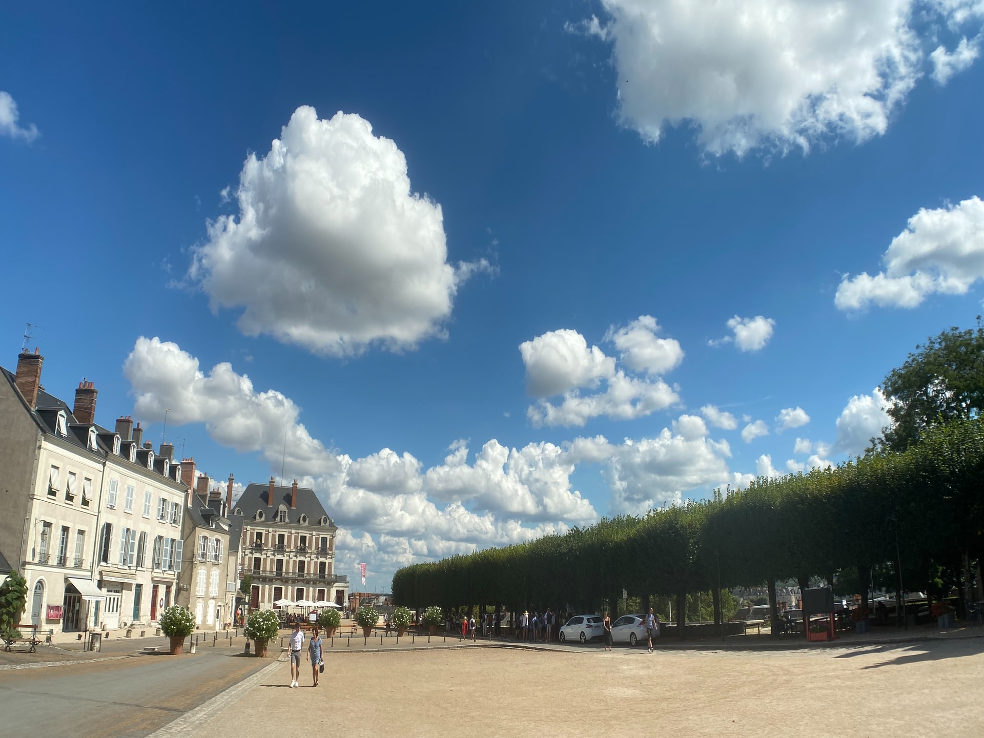 Bordeaux - Loire Valley - Blois - Paris. Photo 1