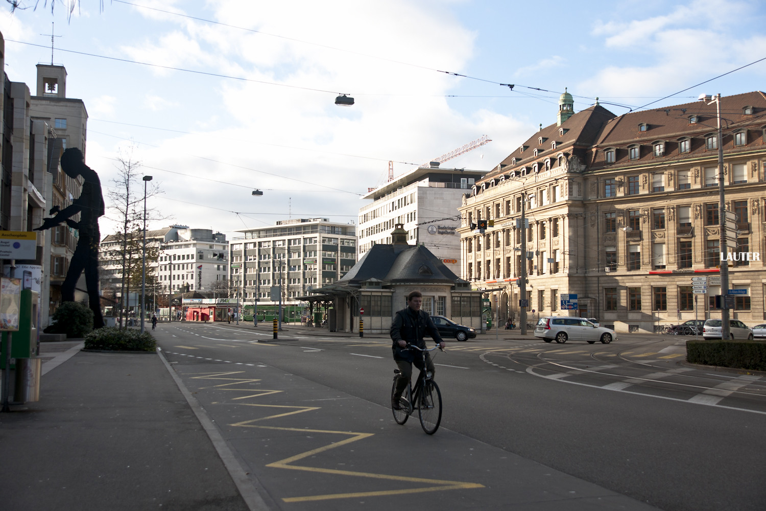 Zurich - Basel - Paris. Photo 1