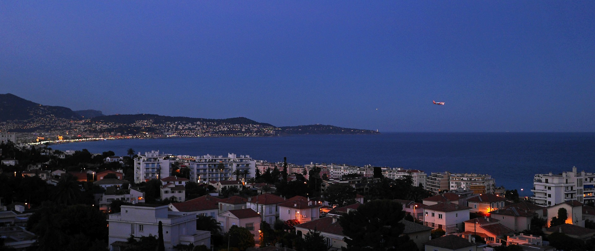 . Photo 6