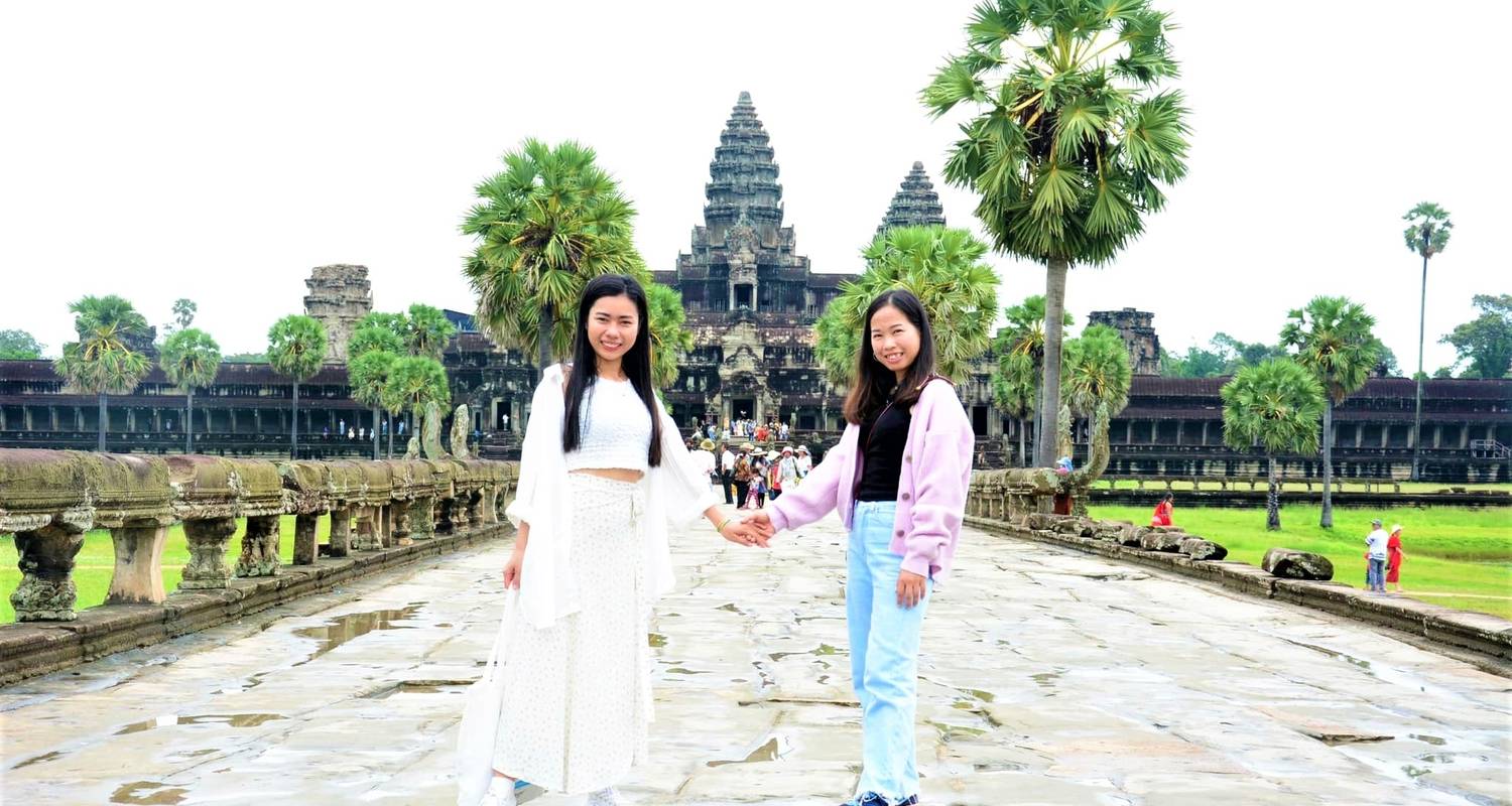 An adventure touring the most emblematic places in Cambodia Private Cambodia Highlight 10 Days Tour