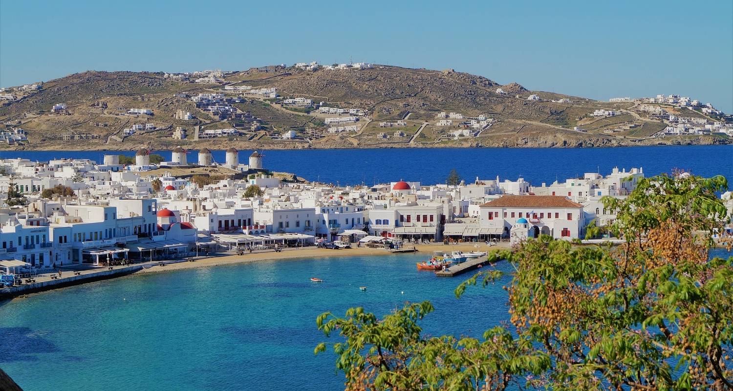 An adventure touring the most emblematic places in Greece 10-Day Island Honeymoon Adventure: Mykonos, Santorini, Crete