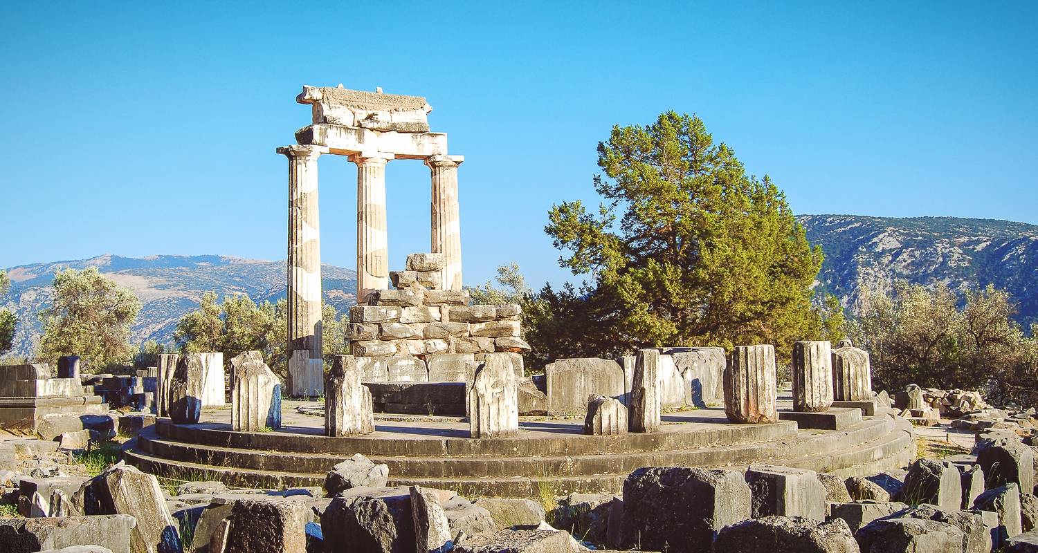 An adventure touring the most emblematic places in Greece 13 Day Group Tour In Ancient Greece, Santorini, Mykonos, Cru