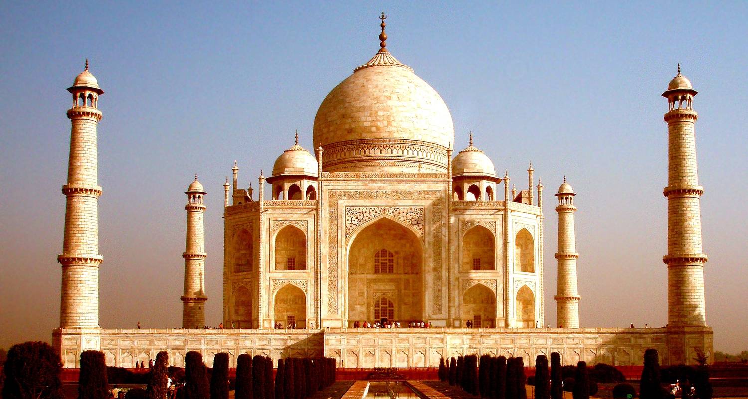 An adventure touring the most emblematic places in India Taj Mahal And Heritage India Tour