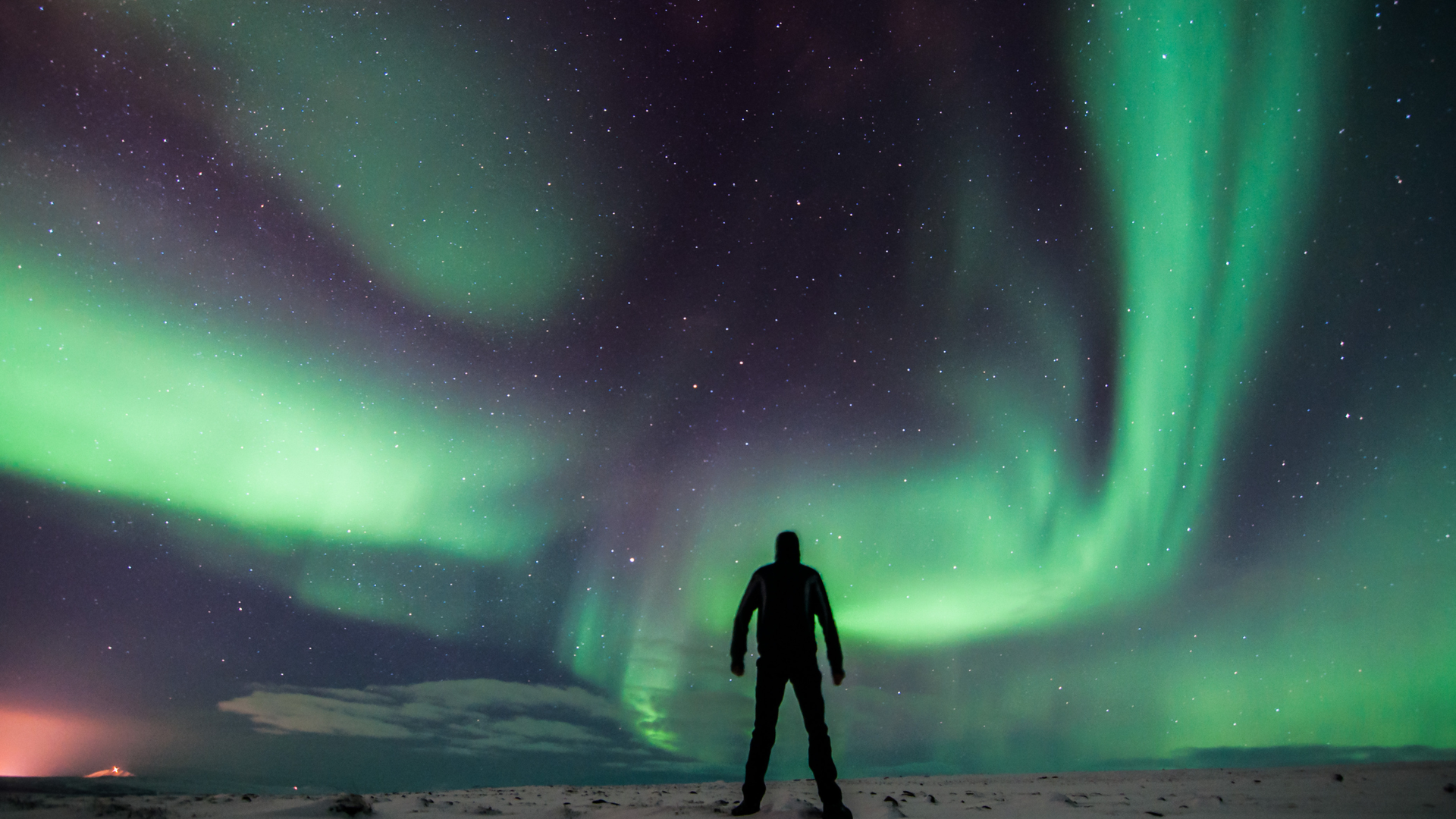 Northern Lights In Canada- Group In Spanish