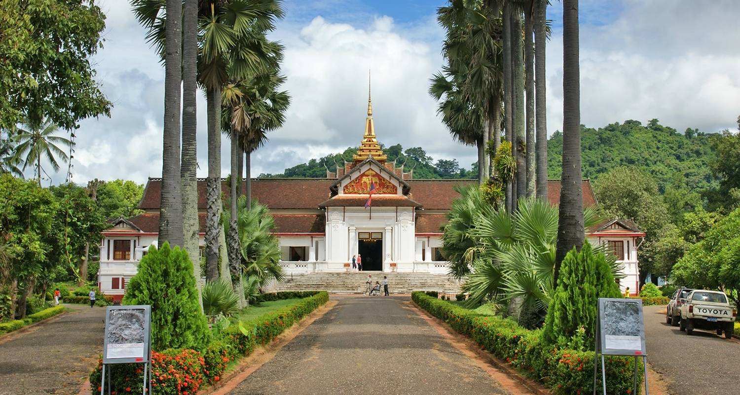 An adventure touring the most emblematic places in Cambodia Grand Indochina Tour - Cambodia - Vietnam - Laos In 16 Days