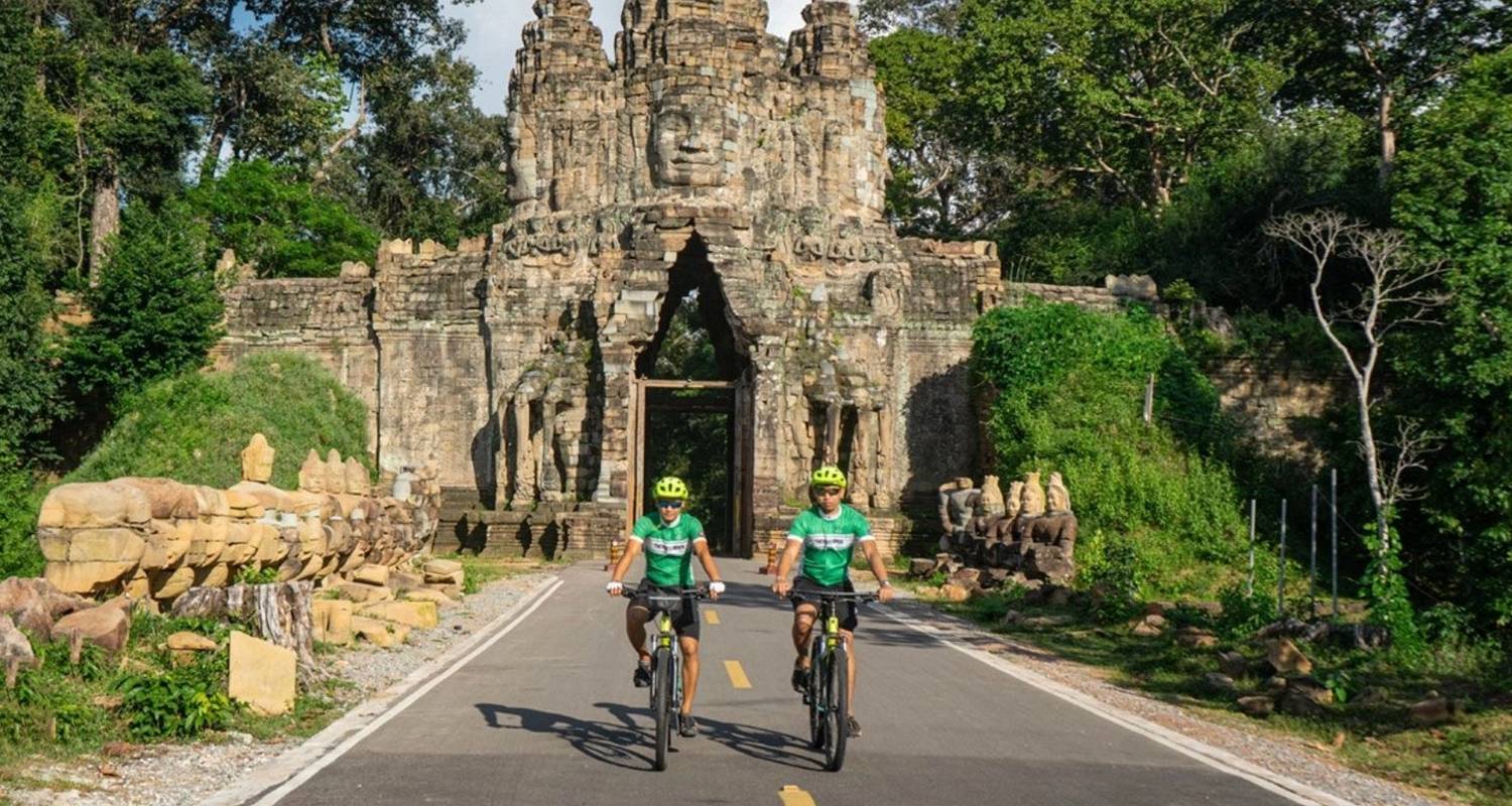Cycle Indochina: Vietnam, Cambodia, Laos