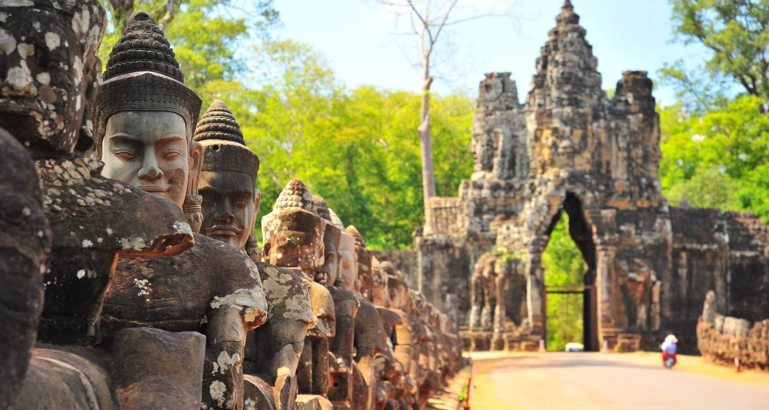 An adventure touring the most emblematic places in Viet Nam 12 Days Thailand, Cambodia And Vietnam Highlights Tour(Priva
