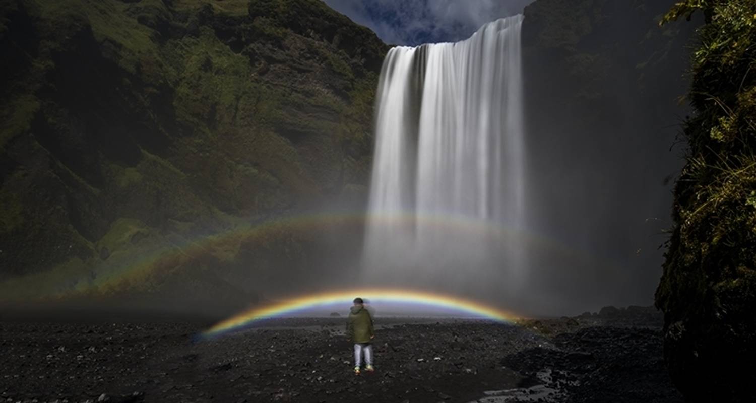 An adventure touring the most emblematic places in Iceland 6 Day Around Iceland Summer Minibus Tour
