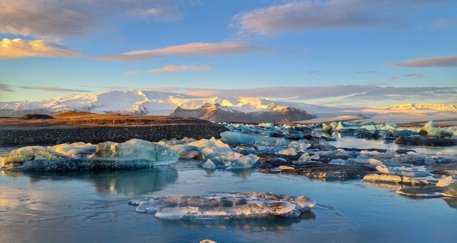 An adventure touring the most emblematic places in Iceland 9 Days Self-Drive | Ring Road & Golden Circle Complete Icela