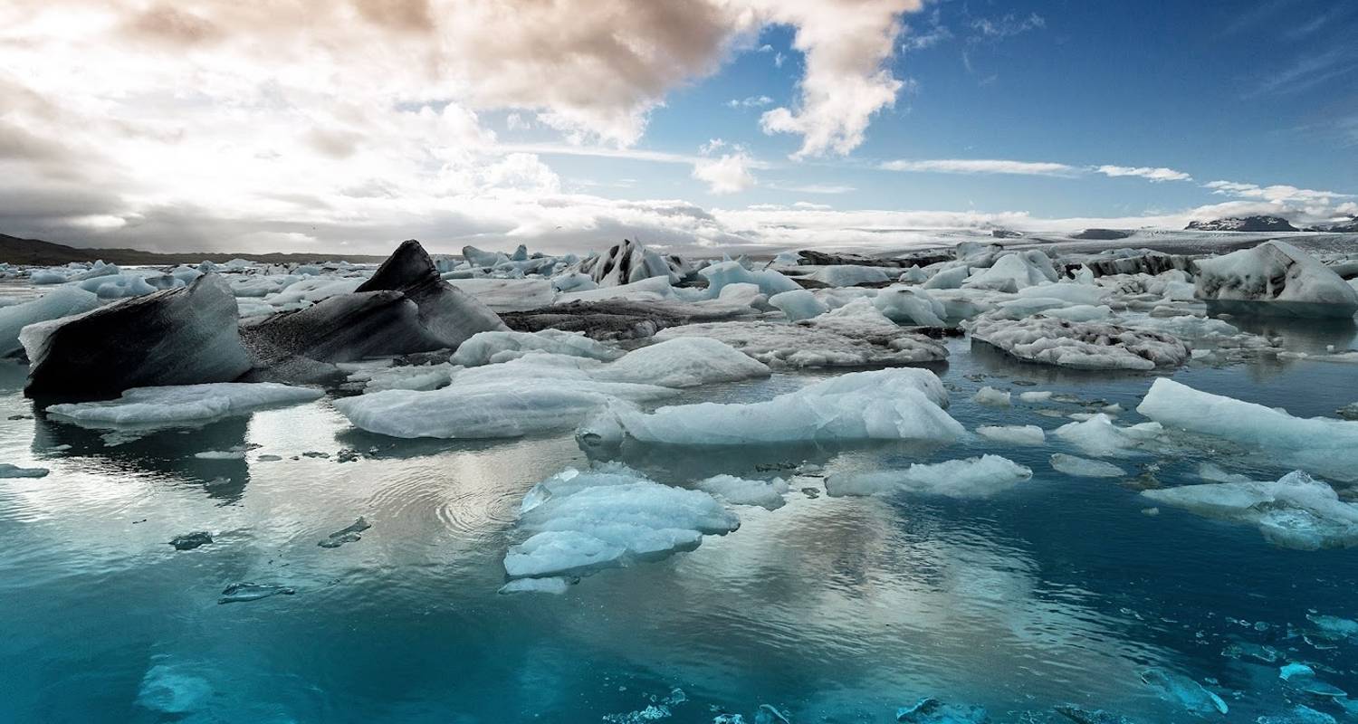 An adventure touring the most emblematic places in Iceland 8 Days Guided Iceland Circle & Northern Lights