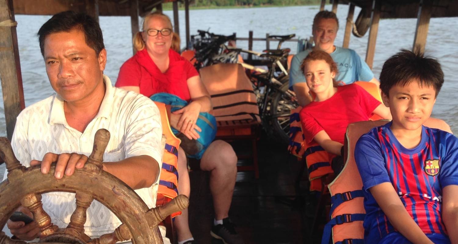 An adventure touring the most emblematic places in Viet Nam Amazing Rustic Mekong River By Bike & Boat 3 Days 2 Nights