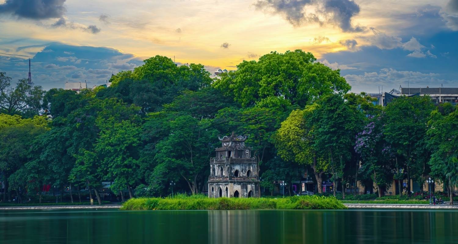 An adventure touring the most emblematic places in Viet Nam Vietnam 8D7N Small Group Tour: Ho Chi Minh City - Da Nang -