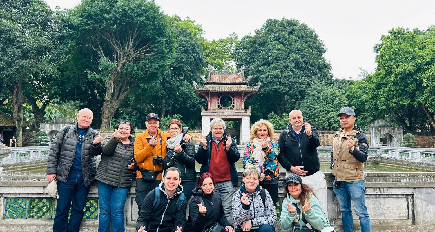 An adventure touring the most emblematic places in Viet Nam Amazing Northern Vietnam Family Tour To Sapa , Halong Bay ,