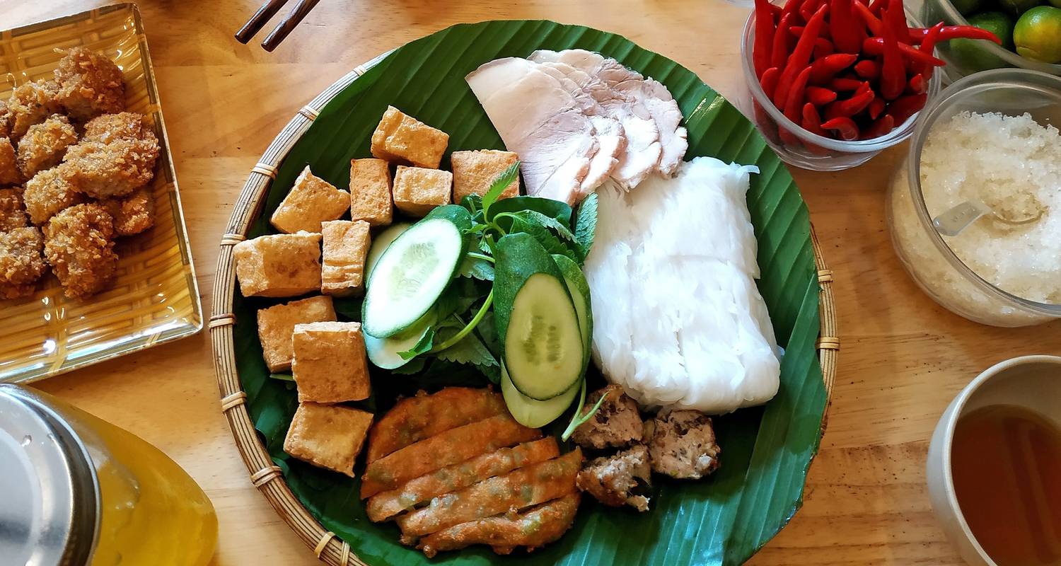 Saigon Street Food Tour By Motorbike – Join Tour