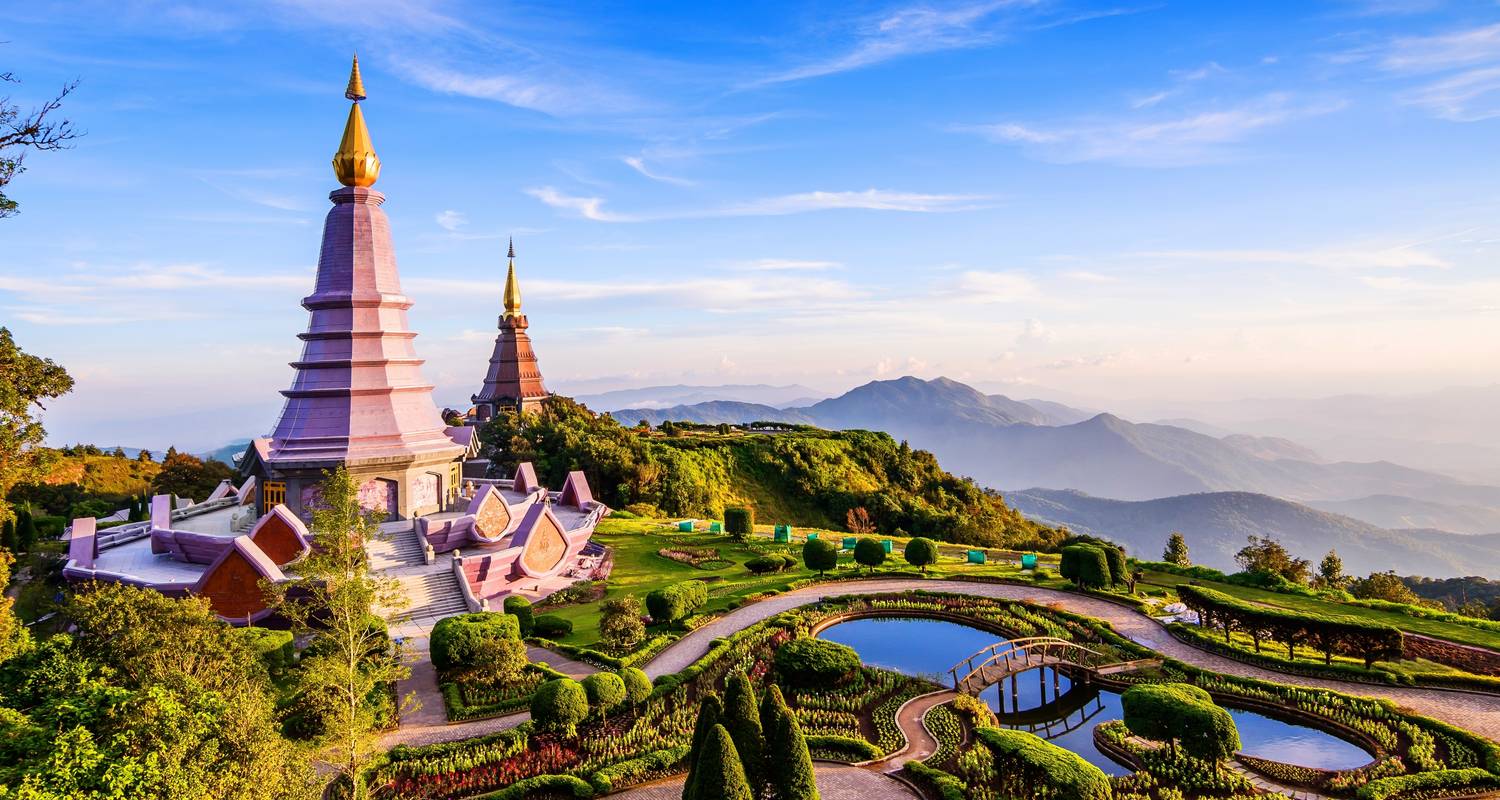 An adventure touring the most emblematic places in Thailand Southeast Asia Discovery: Seasides And Street Food