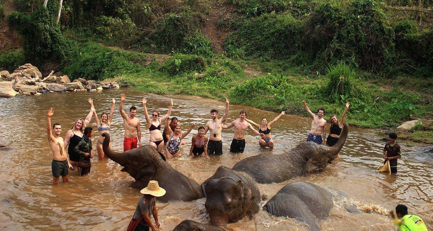 An adventure touring the most emblematic places in Viet Nam Heart Of Vietnam And Thailand 10 Days - Halong Bay/ Mekong/